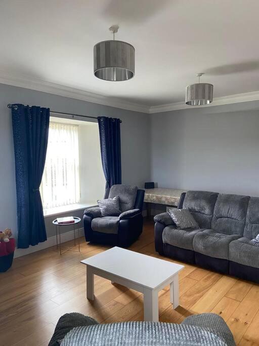 Stewarts House Apartment Newtownstewart Екстериор снимка