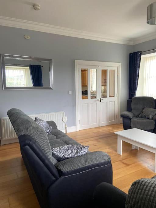 Stewarts House Apartment Newtownstewart Екстериор снимка