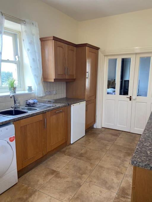 Stewarts House Apartment Newtownstewart Екстериор снимка
