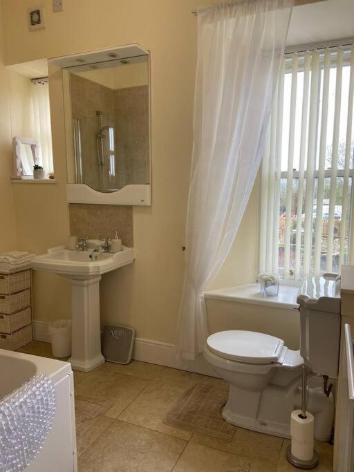 Stewarts House Apartment Newtownstewart Екстериор снимка